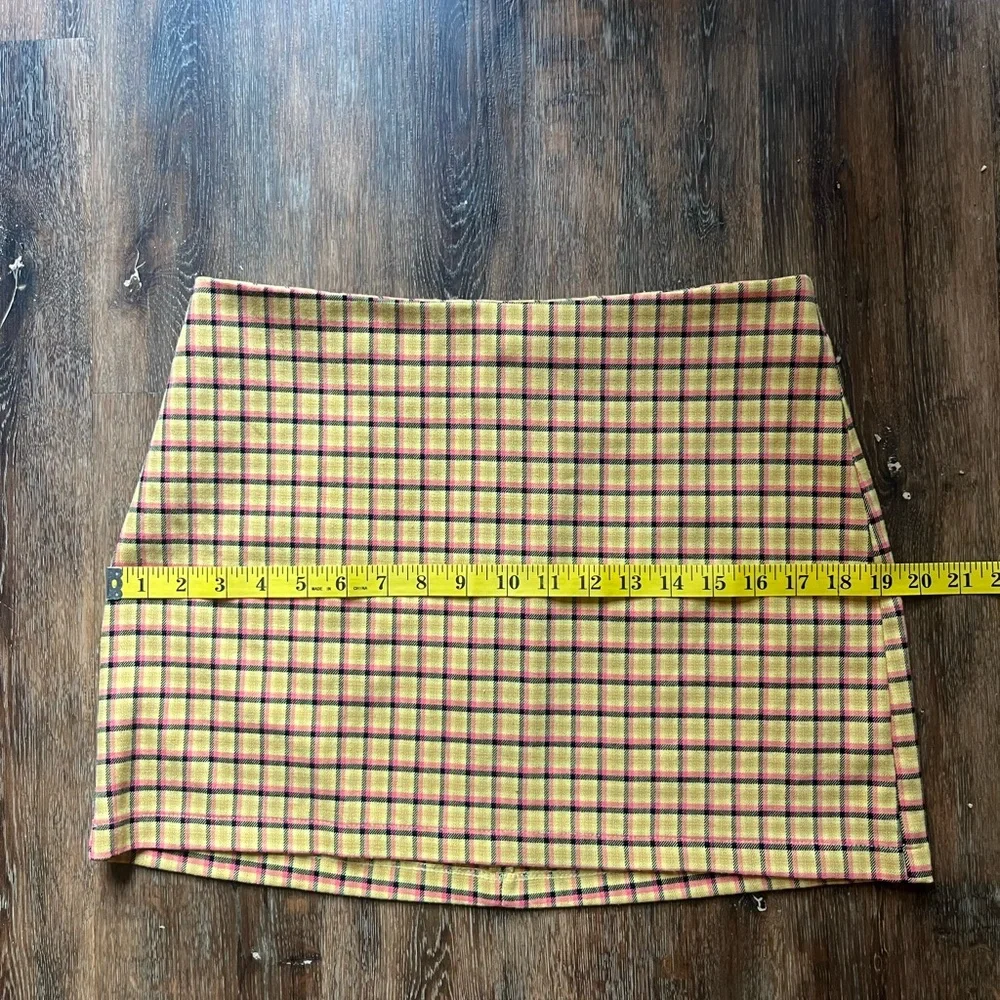 Urban Outfitters Mini Skirt, size Medium